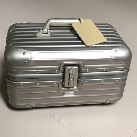 Rimowa makeup case Clearance